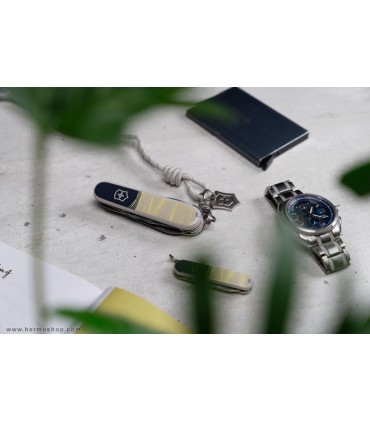 ابزار چندکاره ویکتورینوکس مدل Companion 91mm new york style 1.3909E223